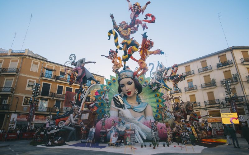 Magdalena y Fallas en el contexto de la conectividad digital y los servicios online regulados en España