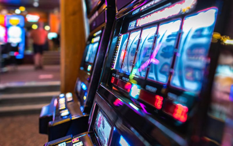 De las máquinas tragaperras al casino online, la evolución de una generación de juegos 
